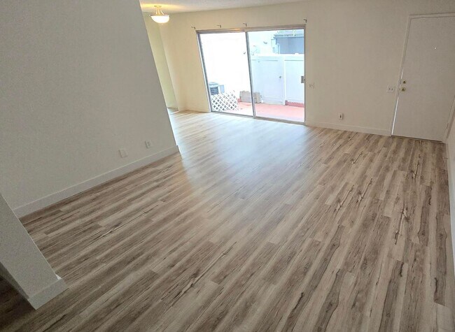 Foto del edificio - Yorba Linda 2 Bed Townhouse for Lease - Newly Remodeled