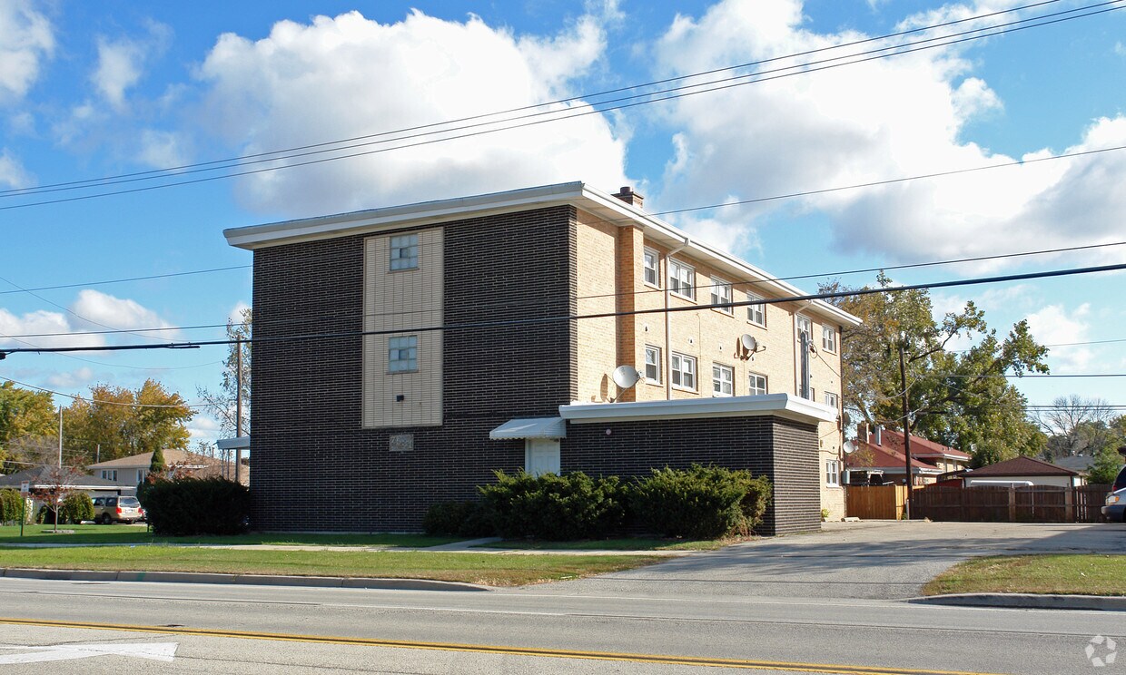 7531 S Roberts Rd, Bridgeview, IL 60455 Apartments in Bridgeview, IL