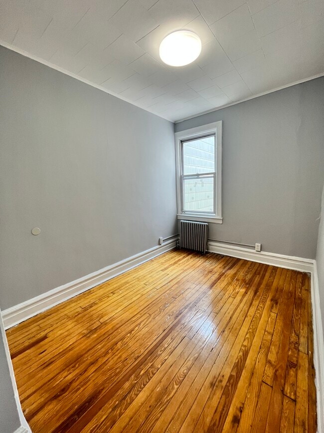 Building Photo - 289 Cator Ave