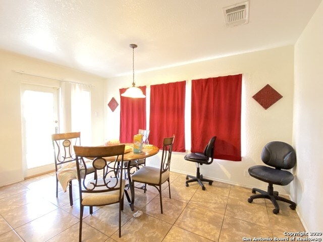 Foto del edificio - 10122 Cedarcliff