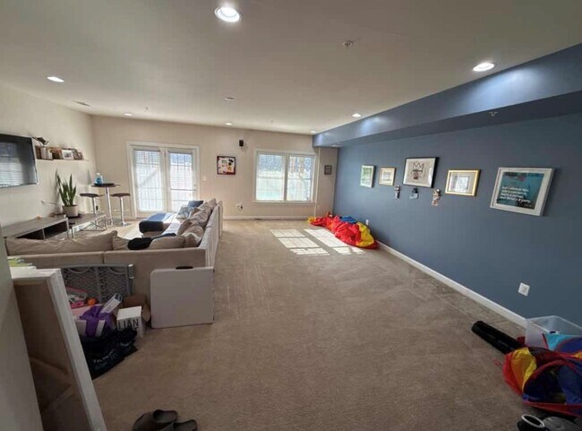 Foto del edificio - 5243 Stream Bank Ln