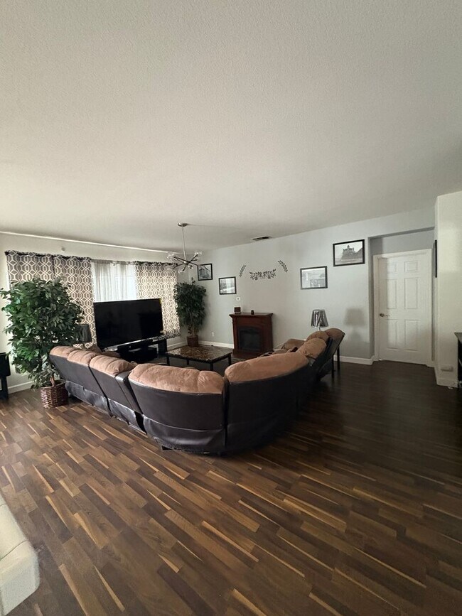 Foto del edificio - Upscale 1 Story Home in North Stockton
