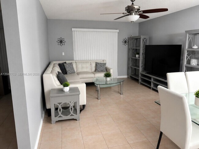Foto del edificio - 4133 NW 88th Ave