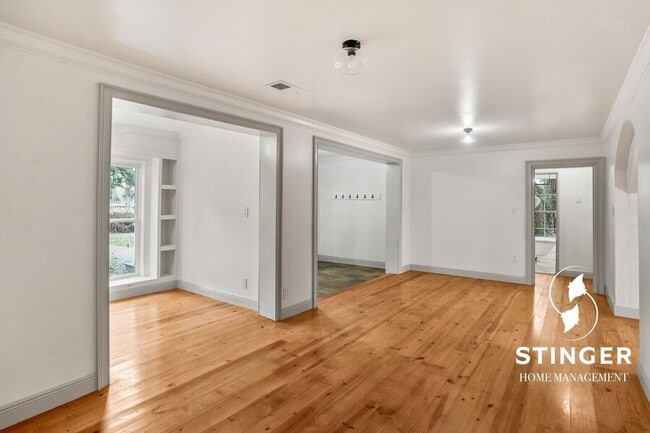 Building Photo - 38 Sundown Bend