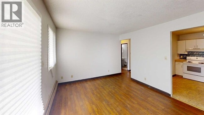 Building Photo - 5117-5144 44 St