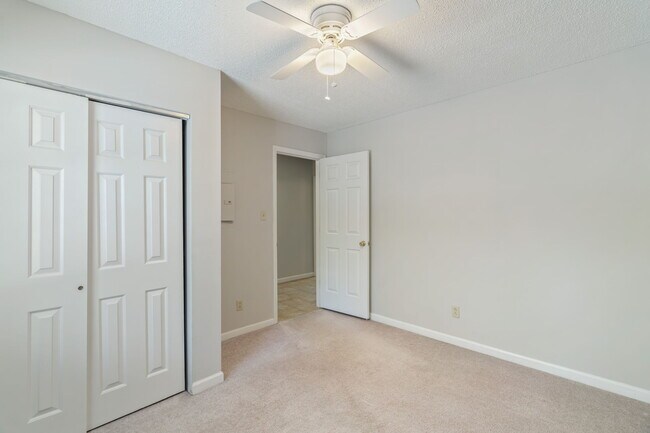 Building Photo - 9009 Fountain Brook Ln