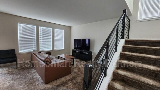 Building Photo - 340 Fox Ln