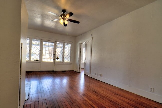 Building Photo - 166 E 300 S