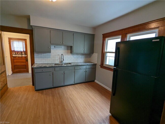 Building Photo - 2113 Quail St