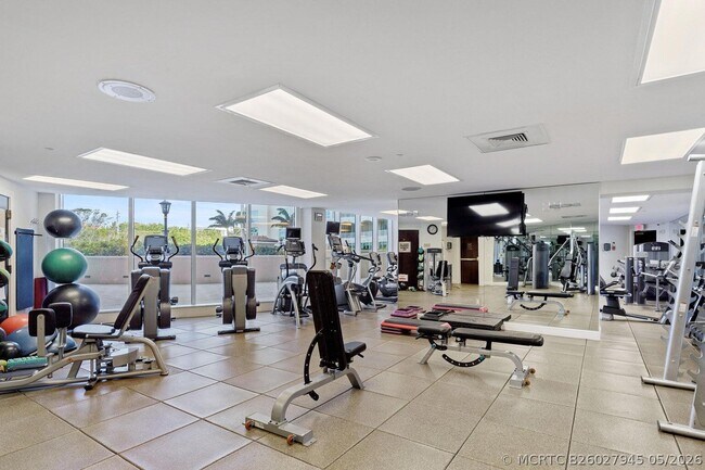 Building Photo - 3740 S Ocean Blvd