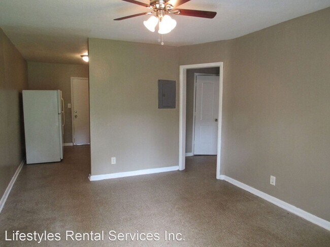 Foto del edificio - 7457-7465 Grant Ave