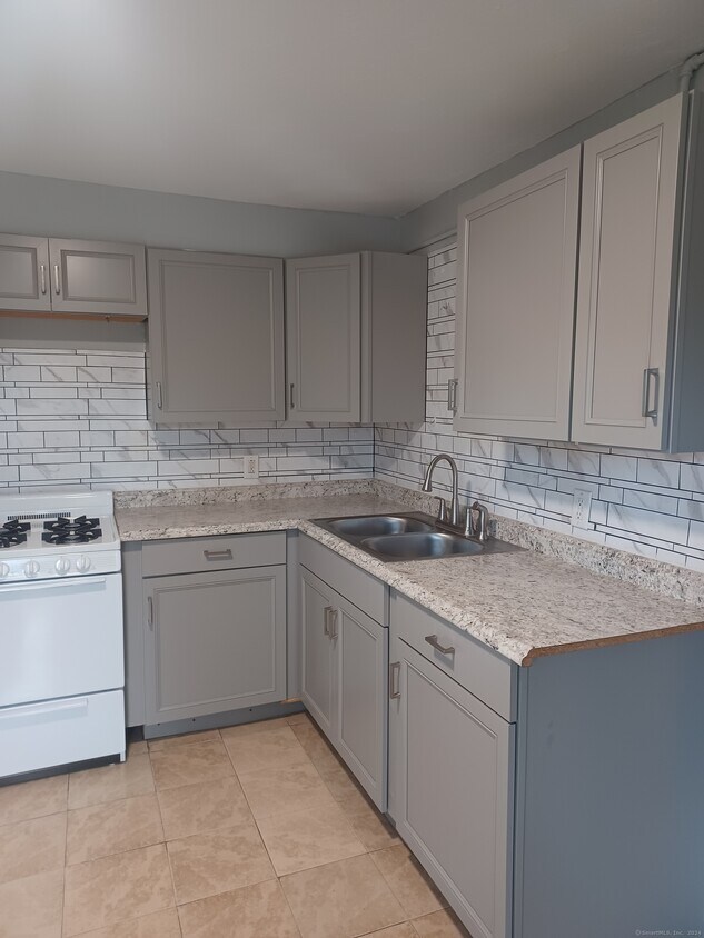 Foto principal - 272 Burritt St