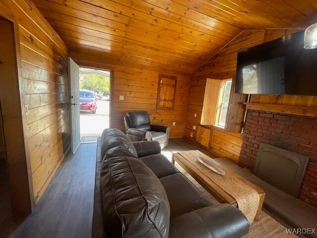 Building Photo - 705 Cerbat Ave