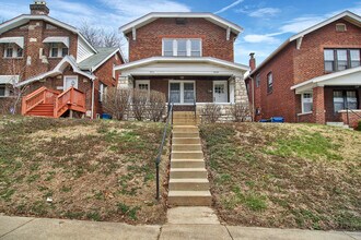 Building Photo - 7729 Gissler Ave