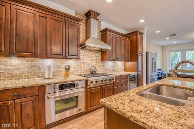 Foto del edificio - 3 br, 3 bath House - 218 N Palmway