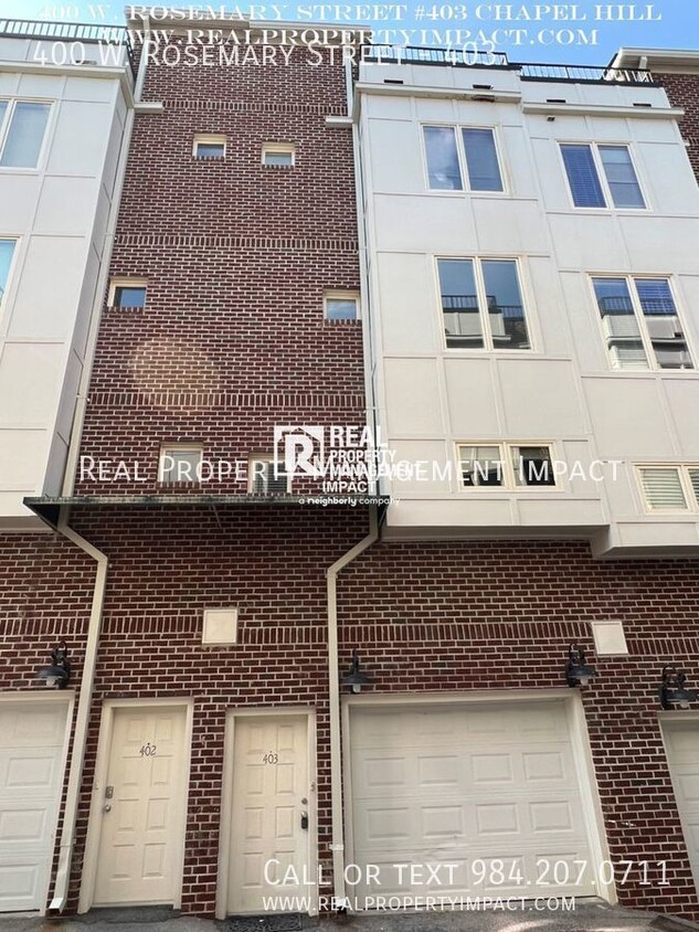 Foto principal - Updated 2/3-bedroom 2 bath townhome with g...