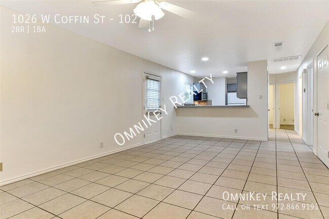 Building Photo - 1026 W Coffin St