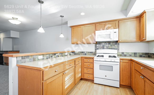 Building Photo - 5629 Fauntleroy Way SW