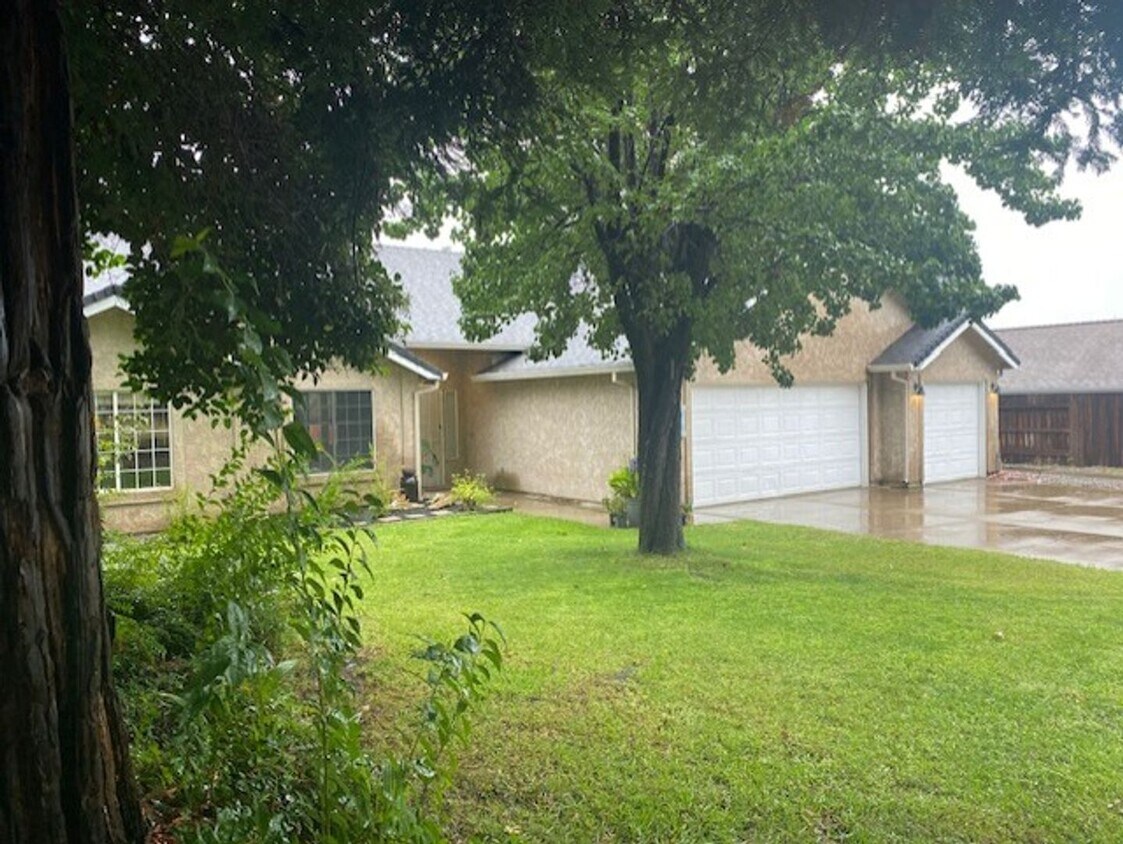 Foto principal - Nice Home in Windsor Estates!!