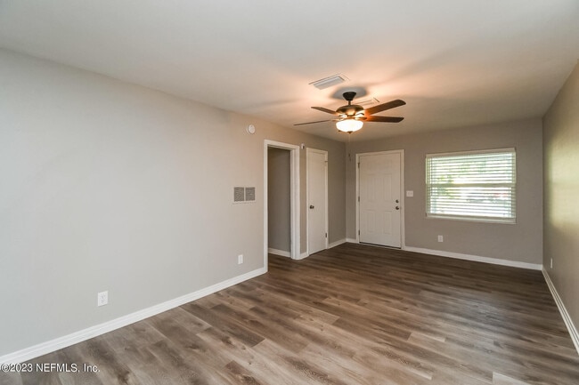 Building Photo - 5742 Norde Dr W