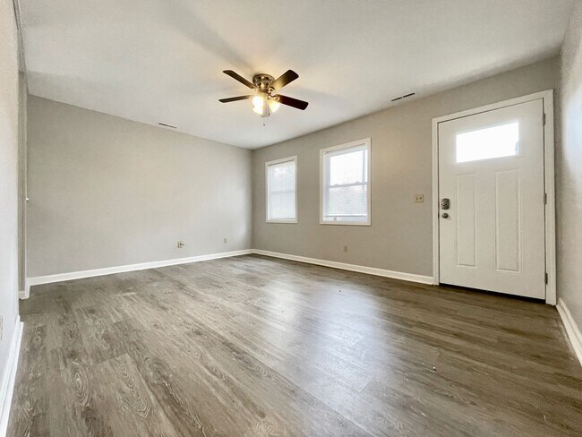 Foto del edificio - Two Bedroom Home in Norton Shores