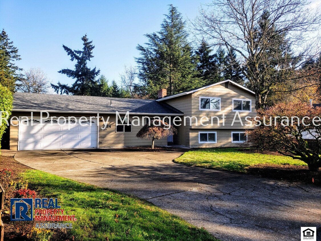 Primary Photo - PRICE REDUCED! $500 Discount on 1st mo ren...