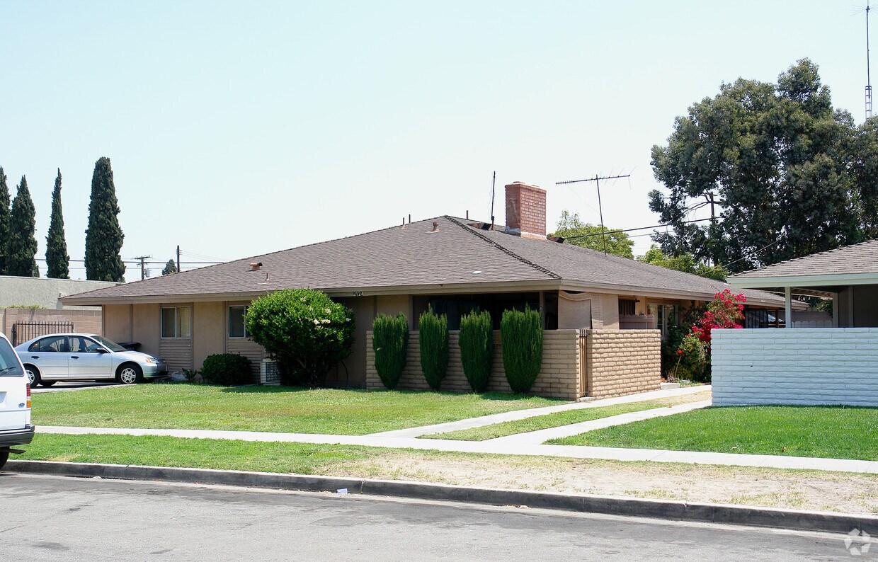 Primary Photo - 2124 Mountain View Ave