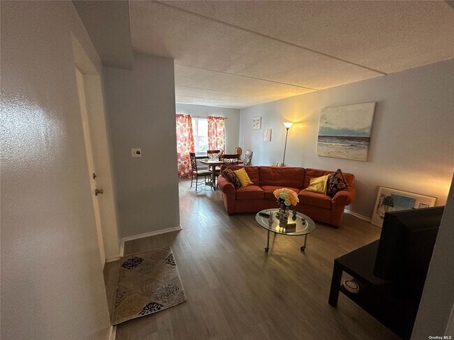 Building Photo - 141 Beach 60th St