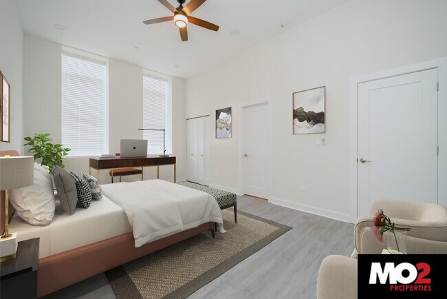 Building Photo - 725 N Hoyne Ave