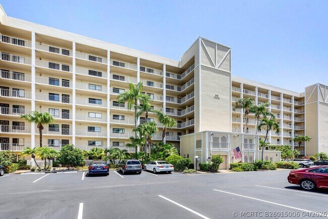 Foto del edificio - 7310 Ashford Pl