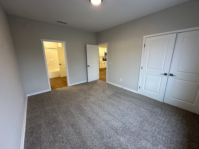 Foto del edificio - 4326 Pine Forest Blvd NE