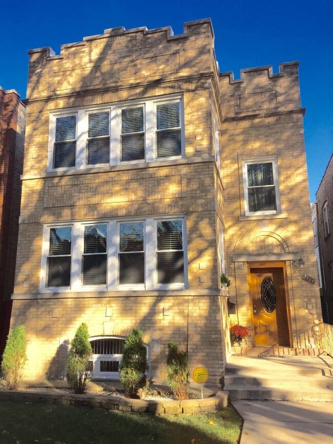 Building Photo - 3303 N Avers Ave