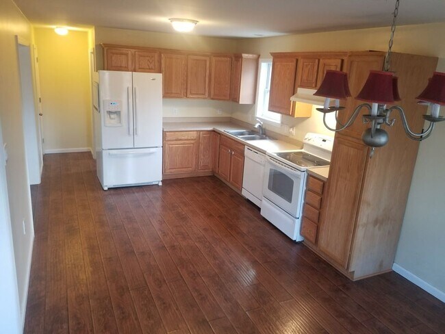 Eat in kitchen - 909 Chester Rd