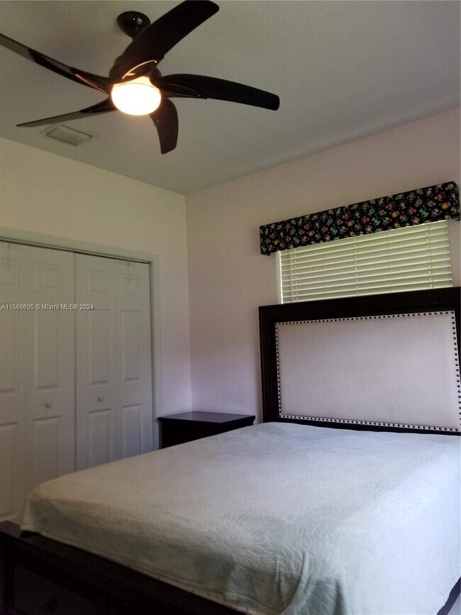 Foto del edificio - 6215 SW 56th St
