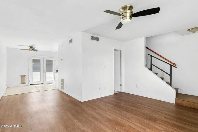 Foto del edificio - 1232 E Baker Dr