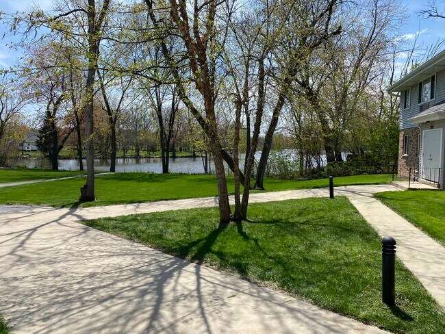 Foto del edificio - 214 S River St