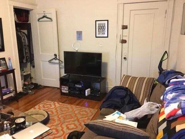 Foto del edificio - Nicely renovated 1 bed in a prime location...