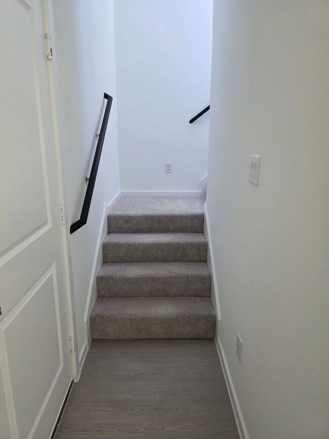 Building Photo - NEWLY BUILT 3 bedroom 2.5 Bath *1.5 MONTHS...