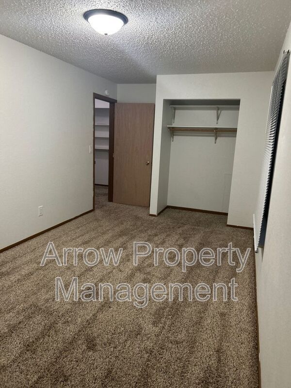 Building Photo - 205 E Arbor Ave