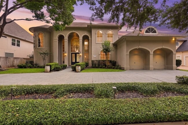 Building Photo - 3315 Riviera Dr
