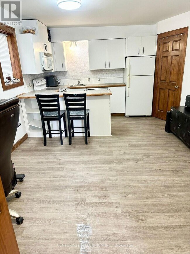 Photo du bâtiment - 18 First Ave