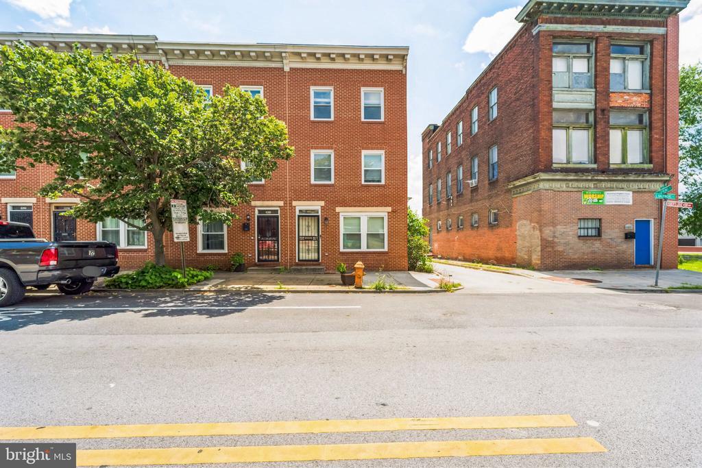 Primary Photo - 1423 E Baltimore St