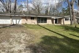 Building Photo - 3515 Elm Dr