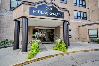 Building Photo - 549 Ridout St N