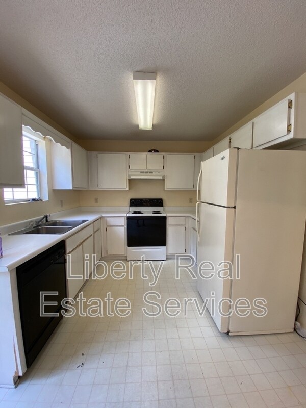 Foto del edificio - 1100 Pineland Ave