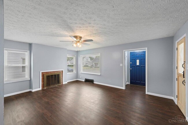 Building Photo - 740 Allen Ave