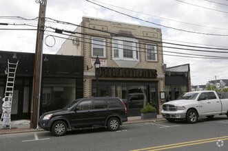 Building Photo - 10 4th Ave