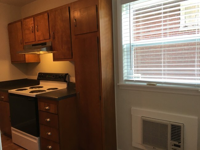 Foto del edificio - 2223 Laurel Ave