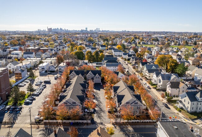 Foto aérea - Village Estate Condo