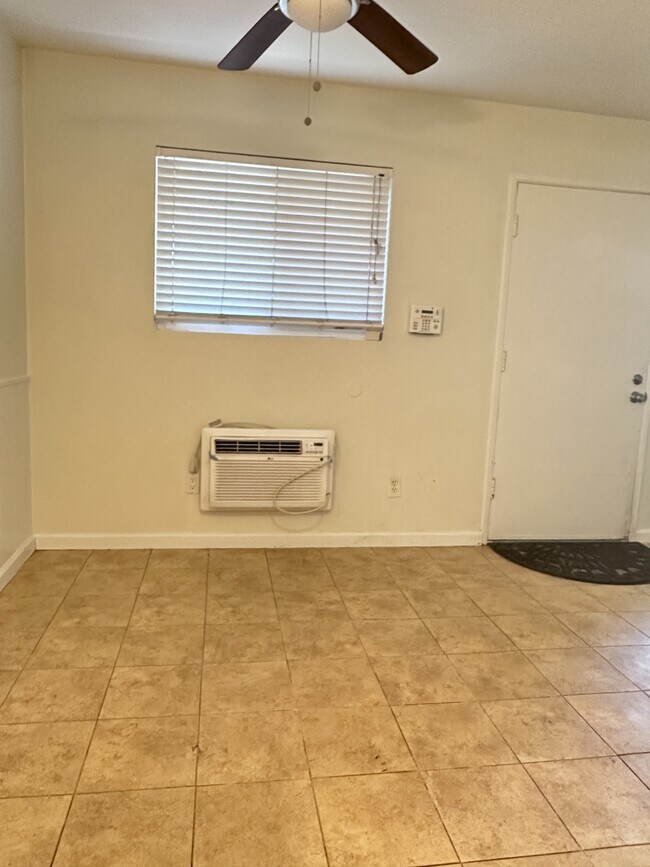 Foto del edificio - 3532 Meade Ave